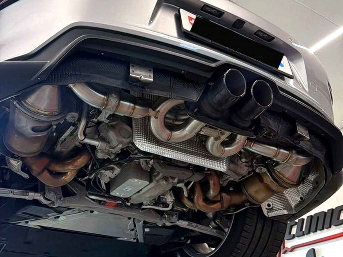 Porsche 992 GT3 stainless rear section, dual-bend design — customer installation